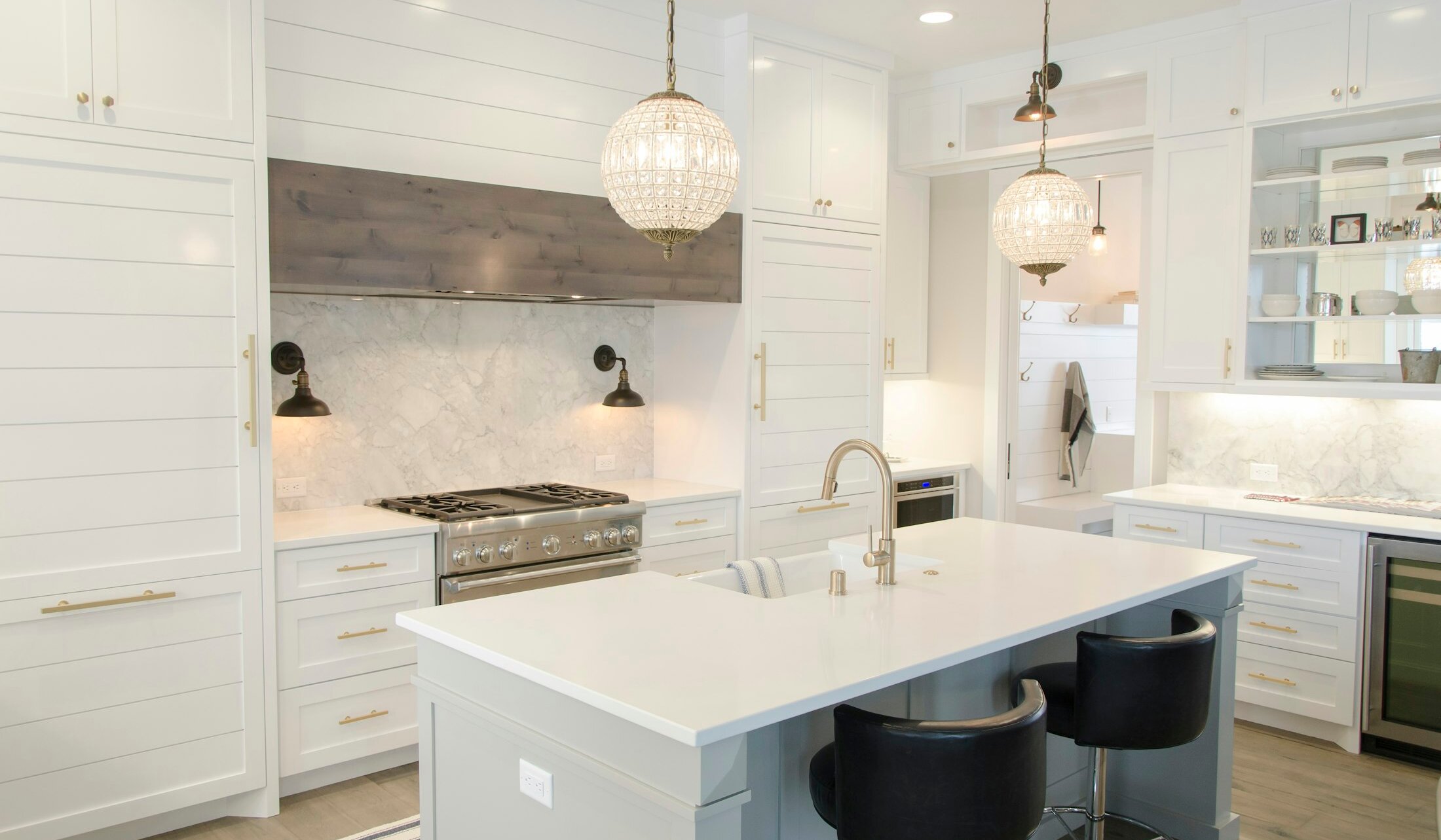 Intérieur d'une résidence au mobilier soigné